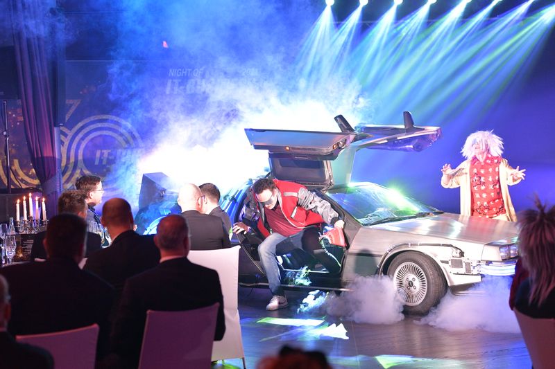 Trotz der Zeitreise waren die Schauspieler vom Impro-Theater Impulspiloten voll in ihrem Element. (Hannes Magerstaedt)