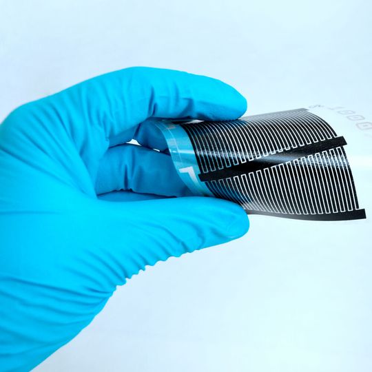 Gedruckte Batterien: Mit der TAeTTOOz-Technologie können dünne, leichte und flexible, Festkörperakkus im industriellen Maßstab gedruckt werden. Gedruckte Batterien: Mit der TAeTTOOz-Technologie können dünne, leichte und flexible, Festkörperakkus im industriellen Maßstab gedruckt werden.