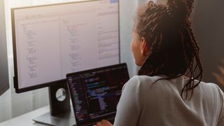 Gerade Frauen sind in der IT-Branche nach wie vor unterrepräsentiert, was den Talent-Pool schmerzlich verkleinert.  (Bild: Friends Stock - stock.adobe.com)