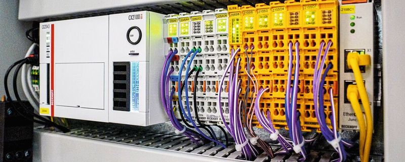 The embedded PC CX2043 and, directly connected in line, a 130 W power supply unit CX2100-0014 as well as EtherCAT and TwinSAFE terminals form the control hardware for this Miracle II project. (Image: Beckhoff)