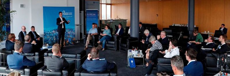 Dr. Jochen Köckler, Vorstandsvorsitzender Deutsche Messe AG, beim Presse-Roundtable zur 5G CMM Expo.(Bild:  Deutsche Messe)