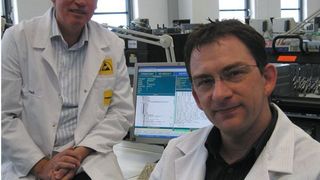 Klaus Heil und Thomas Gorka leiten in der Elektronikfertigung bei Turck in Halver die Prüfmittelentwicklung (Archiv: Vogel Business Media)