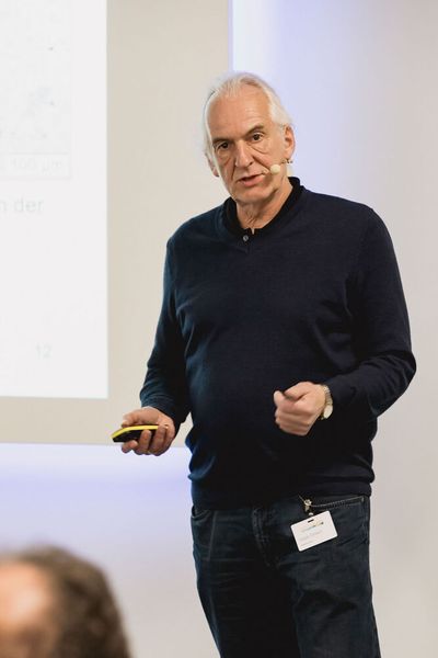 Korrosionschäden durch Chloride sei eine unterschäftzte Gefahr, sagt Sachverständiger Holger Döbert (Bild: Stefan Bausewein)