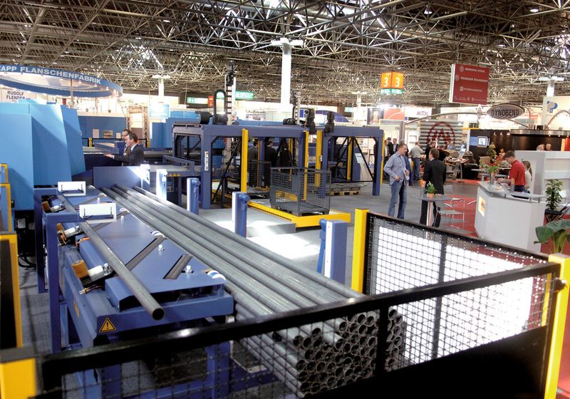Im Zentrum der Tube: Maschinen zur Herstellung und Bearbeitung von Rohren.  (Bild: Messe Düsseldorf GmbH)