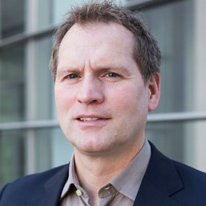 "Mit AltaVault können Kunden bis zu 80 TByte wichtige Daten für das Wiederanlaufen ihrer Systeme zusätzlich vor Ort oder in der Nähe halten, während die Backups ansonsten in die Cloud fließen", Uwe Jockel, Cloud Service Development bei Netapp.