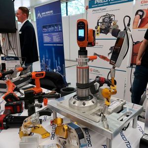 Preci Torc stellte das erste Mal auf einer Schraubtec-Messe aus und informierte über seine angepassten Hydraulikaggregate sowie seine Dienstleistungen für Hydraulik- und Montageschrauber verschiedenster Hersteller.(Bild:  D.Quitter - VCG)