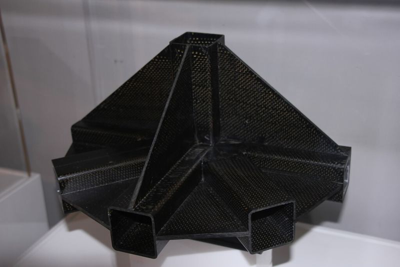 Der im Text erwähnte CFK-Leichtbau-Knoten... (Königsreuther)