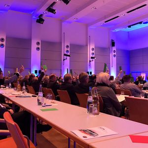 Während wichtiger Abstimmungen waren nur 56 stimmberechtige Partner anwesend.(Bild:  VPPD)