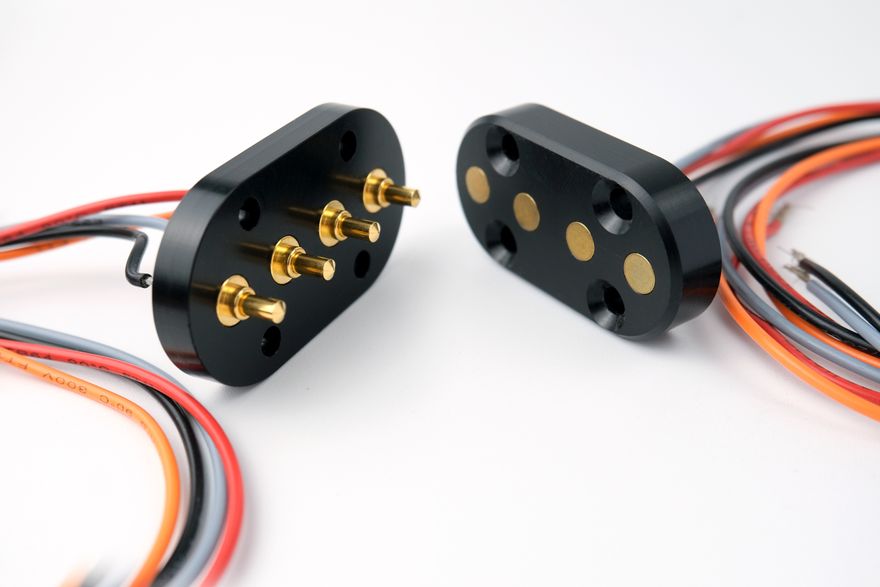 kundenspezifischeer-stecker-mit-federkonakten (N & H Technology GmbH)