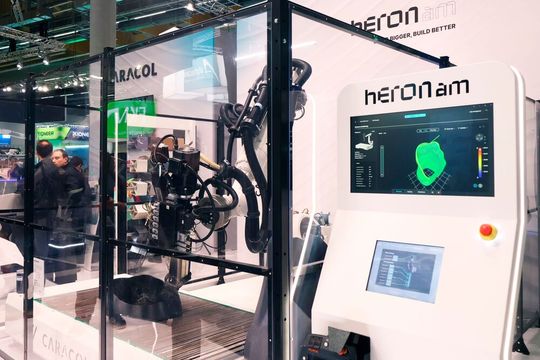 Caracol nimmt die kommende Formnext als gute Gelegenheit, um der Öffentlichkeit die neuesten Funktionen der „Eidos Manufacturing Software“-Suite vorzuführen. Hier sieht man etwa das Feature Nexus, das als IoT- und Steuerungszentrum fungiert, jetzt aber mit AI Control kommt.(Bild:  Caracol)