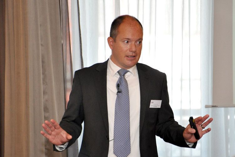 Rechtsanwalt Sven Köhnen informierte über aktuelle Kia-Themen aus juristischer Sicht. (Foto: Wehner)