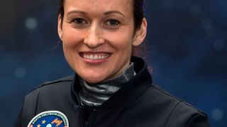 Nicola Baumann war eine von zwei Kandidatinnen, die in der Initiative "Die Austronautin" in die Endauswahl kamen. Doch nun zieht sich die Eurofighter-Pilotin aus dem Projekt zurück. (Bild: dpa - Bildfunk)