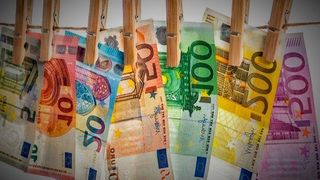 Schongang vorbei! Denn Geldwäschern wollen die Experten von eClear und Fraugster jetzt gemeinsam an den Kragen. Den Kunden von eClear wird etwa der Zugang zu Sanktionslisten gewährt. (F. Elscher)
