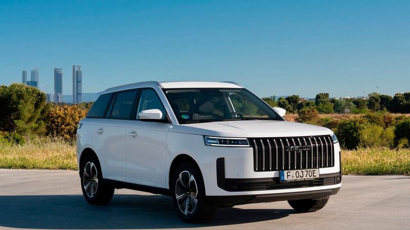 Mit dem neuen Hybridantrieb schafft der 1,6-Tonner den Sprint auf 100 km/h in rund acht Sekunden. (Bild: Chery)