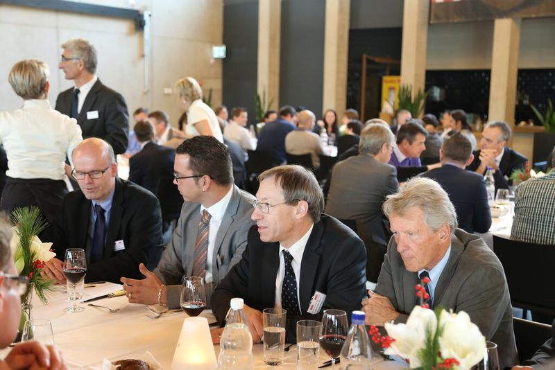 Gute Gespräche während eines feinen Essens gehörten ebenfalls zum SMM Kongress. (Bild: Matthias Böhm)