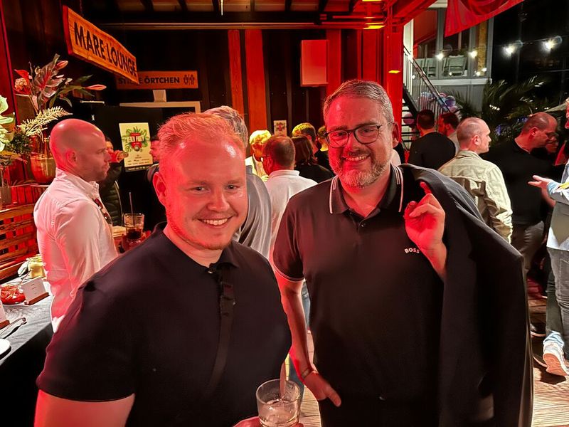 Ex-Kollegen Charly Engelhardt (l., Littlebit) und Jan Hendrik Kopmann (EVGA). (Bild: Vogel IT-Medien)