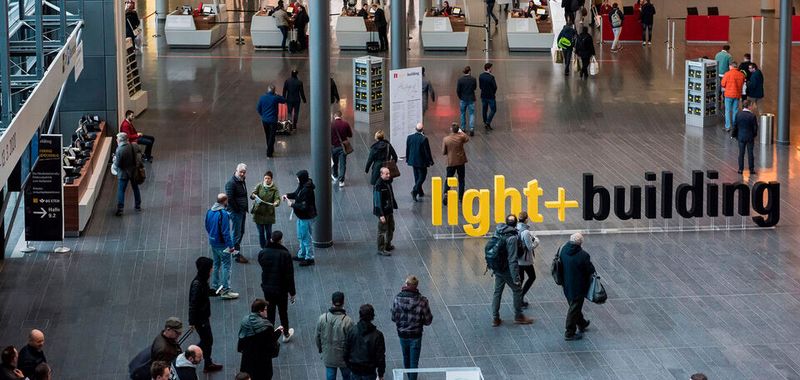 Eine gesundheitliche Prüfung der Messebesucher wäre unverhältnismäßig. Deshalb hat sich der Messeveranstalter entschieden, die Light + Building in den September zu verschieben.(Bild:  Messe Frankfurt)