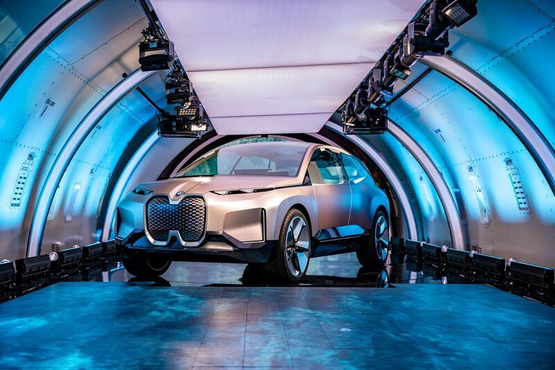 Der Vision i-Next ist anschließend zu einer fünftägigen Weltumrundung mit den Stationen New York, San Francisco und Peking, also seinen künftigen Hauptmärkten, gestartet. (BMW)