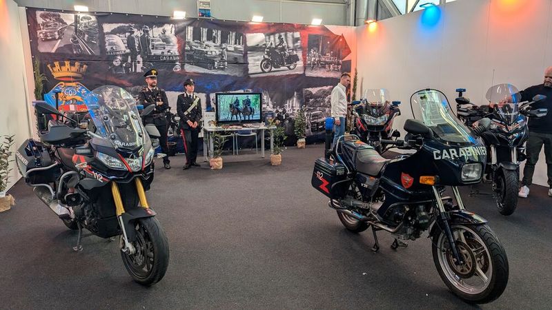 Wie bei den Automobilen präsentierten sich italienische Behörden auch bei den Zweirädern. (Bild: Dominsky)