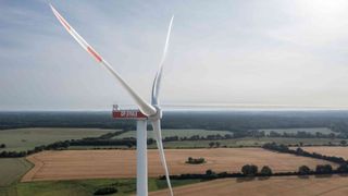 Die Stadtwerke München übernehmen 74 % der Anteile an dem von GP Joule geplanten Windpark Holzheim. Baustart für die vier neuen Anlagen war im Oktober 2026.  (Bild: GP Joule)