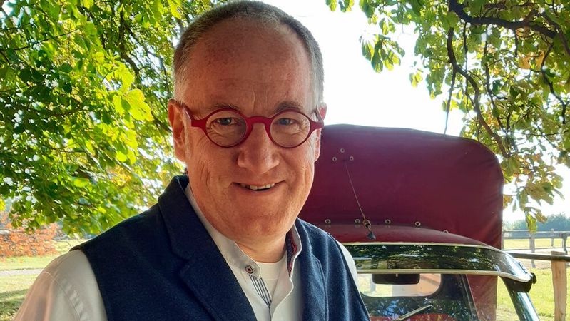 Dr. Götz Knoop verantwortet beim Oldtimerdachverband Deuvet den fachspezifischen Bereich Recht und dient hier als Ansprechpartner. Dr. Götz Knoop verantwortet beim Oldtimerdachverband Deuvet den fachspezifischen Bereich Recht und dient hier als Ansprechpartner.