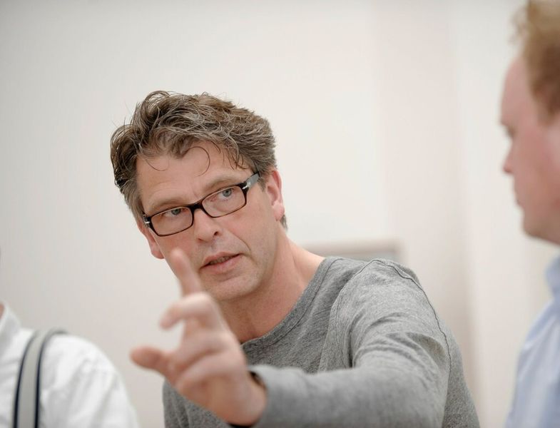 Prof. Gert Trauernicht lehrt an der Bergischen Universität Wuppertal; zudem ist er Gründer und Mitinhaber der Squareone Innovationsentwicklungs GmbH in 40217 Düsseldorf, gt@squareonegmbh.de (Squareone)