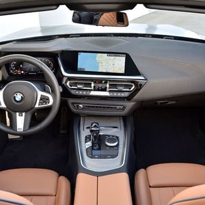 (BMW)