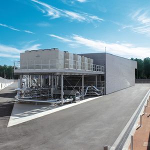 Das Rechenzentrum bietet 1.000 Quadratmeter IT-Fläche und bietet bei einer2-N-Topologie einen PUE-Wert von 1,3.