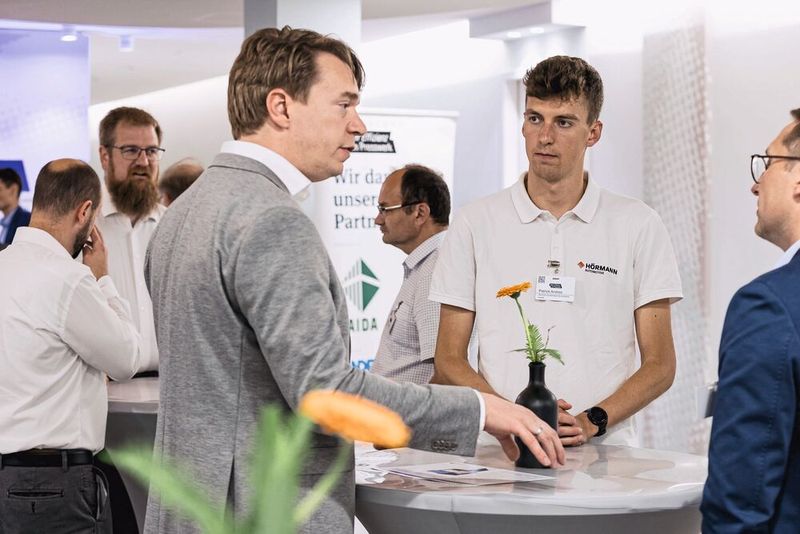 Impressionen der Fachtagung „Mehr Effizienz im Presswerk“ 2025 in Würzburg. (Bild: Stefan Bausewein)