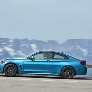 (BMW)