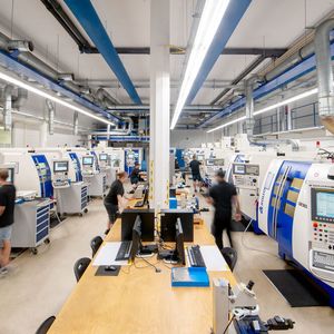 Aktuelle Schleiftechnik ermöglicht bei Zecha die effiziente Produltion leiistungsfähiger Werkzeuge.(Bild:  Zecha/Stefanie Morlok Fotografie)