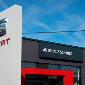 Das Autohaus Schmitz aus Ebernhahn gehört zu den großen Seat-Partnern in Deutschland.(Bild:  Grimm/»kfz-betrieb«)