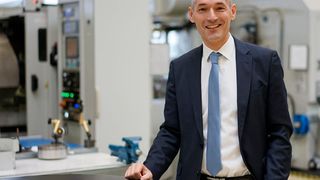 Thomas Witzler, Geschäftsführer der NKE Austria GmbH: „Wir sehen sehr positiv in die Zukunft. 2017 war ein ausgezeichnetes Jahr für NKE. Mit einem Umsatzwachstum von 20 % wuchsen wir um 13 Prozentpunkte stärker als der globale Wälzlagermarkt.“ (NKE)