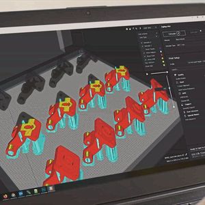 Vom Prototyping des Fensterrahmens in geringerer Auflösung bis hin zur Herstellung des hochwertigen Endprodukts erlaubte die Slicing-Software Blade freie Hand bei der Einstellung der Druckparameter.(Bild:  BigRep)