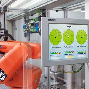 Bild 1: Zentrale Steuer-, Bedien- und Visualisierungseinheit. 