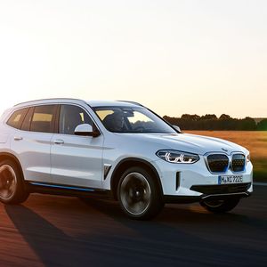Im Fall des iX3 stellt der Motor 210 kW/286 PS sowie 400 Newtonmeter Drehmoment zur Verfügung.(Bild:  BMW)