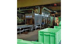 Eine Durchlaufreinigungsanlage kann bis zu 30 m lang sein und pro Stunde 400 bis 600 Behälter säubern. (Bild: Sprintbox)