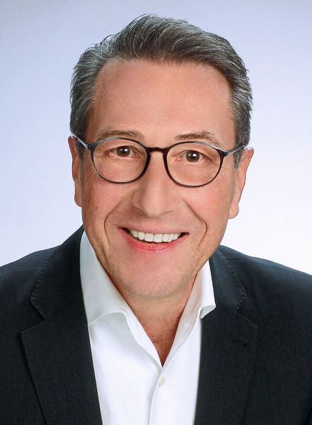 Lothar Barth, Somic: „Das Konzept unserer Verpackungsmaschinen vermeidet jede Belastung der Folienbeutel.“ (Bild: Somic)