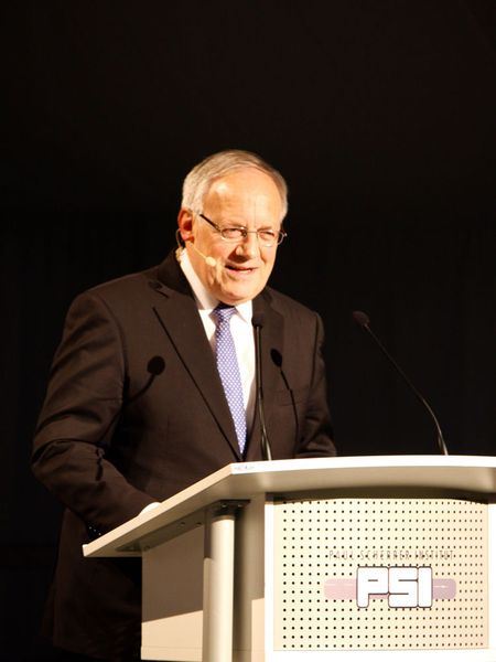 Bundesrat Johann Schneider-Amann hält an der Einweihung des SwissFEL beim Paul Scherrer Institute eine Rede. (Sergio Caré / VBM)