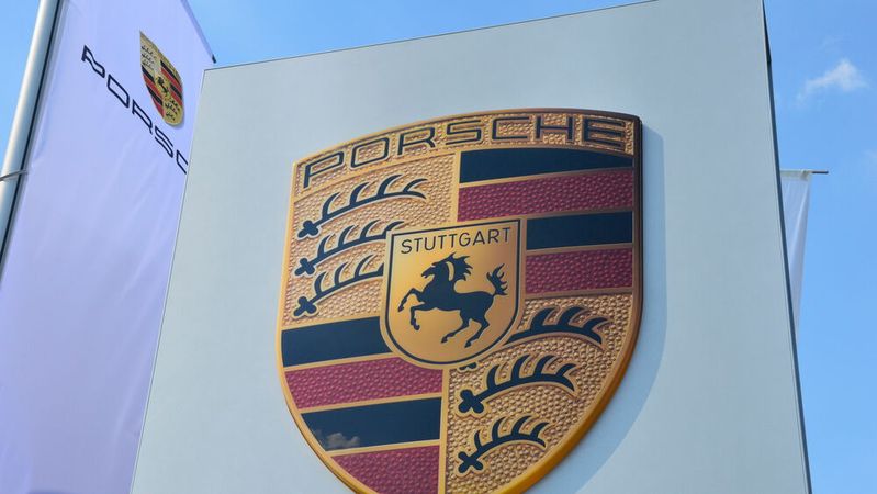 Porsche muss sparen, einem Zeitungsbericht zufolge sollen weitere 4.000 Stellen wegfallen.(Bild:  Achter – »kfz-betrieb«)
