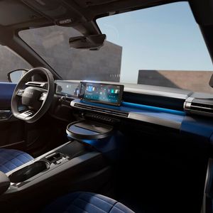 Der Innenraum ist edel ausstaffiert.(Bild:  Lancia)