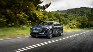 Audi bringt nach mehreren Terminverschiebungen den lange erwarteten Q6 E-Tron. (Bild: Audi)