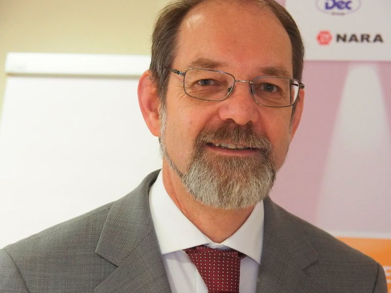 „Bei der Konzeption einer neuen Siloanlage sollte die Schnittstelle nicht zwischen Silo und Austragstechnik geschaltet werden, sondern dahinter“,  betonte Harald Heinrici, Schwedes und Schulze Schüttguttechnik, in seiner Einführung in die Grundlagen des Schüttguthandlings ... (Mühlenkamp)