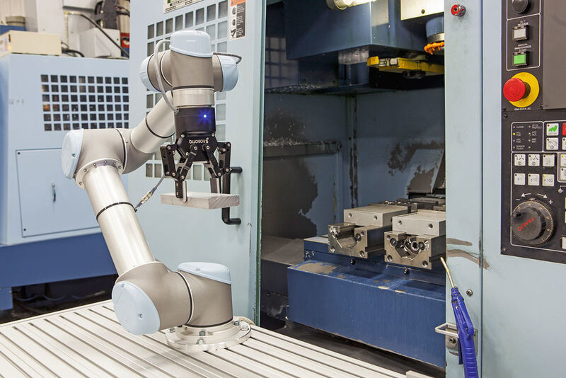 Roboter sind bestens geeignet für einfache und monotone Pick-and-place- Anwendungen, wie das Beladen von CNC- Maschinen. (Bild: Robotiq)