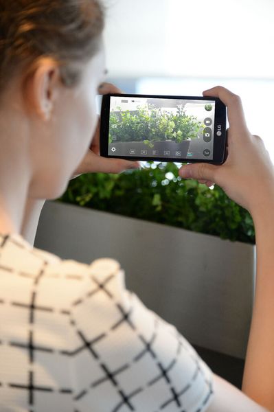 Die 8-MP-Kamera kombiniert LG mit einem Farbspektrum-Sensor und Laser-Autofokus. (Bild: LG)
