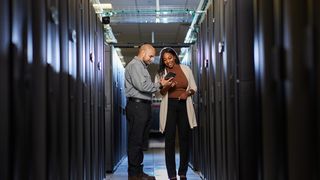 data-center-row-1920x1281 (Schneider Electric GmbH)