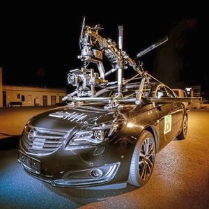 With impressive effort, for example, the traffic accident research at TU Dresden investigates the dangers of glare. Therefore, it calls for stricter adjustment tolerances in headlight alignment.(Image: Dominsky – VCG)