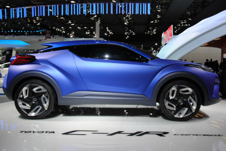 Blick in die Design-Zukunft: Der Toyota C-HR Concept hat in Paris seine Weltpremiere gefeiert. Mit dem Konzeptfahrzeug will Toyota einen Blick in die künftige Entwicklung seines Fahrzeugdesigns geben.  (Baeuchle)