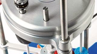 Parallel-Rührsystem für drei Rundkolben (Bild: Asynt)