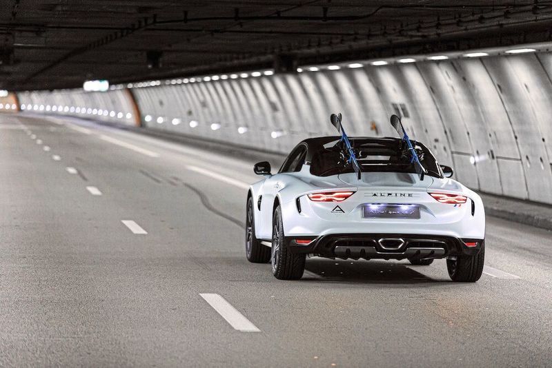 Angetrieben wird das Show-Fahrzeug von einem 1,8-Liter-Vierzylinder mit 185 kW/252 PS. (Alpine)